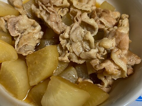 大根を豚肉のめんつゆ蒸し